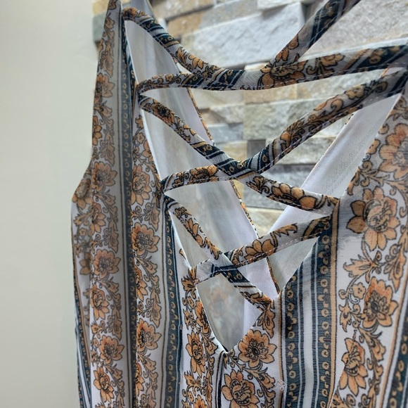 🎁 Whyte Eyelash Crisscross Tassel Romper - Picture 6 of 8